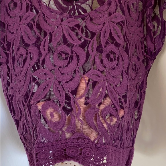 Sheer lace/crochet crop top - Picture 2 of 3